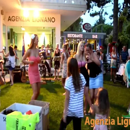 Lignano Pineta With Garden *